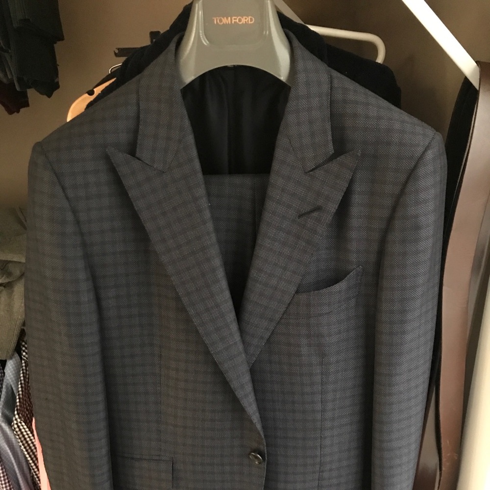 TOM FORD SUIT